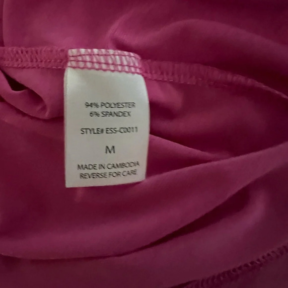 Dear Scarlett Solid Essential Top NWT size M​ - Picture 4 of 4